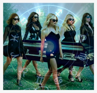 De "pretty Little Liars" - Girls Carrying A Casket