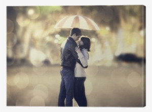 Couple Walking At Alley In Night Lights - Livro - Sinais De Perigo No Casamento